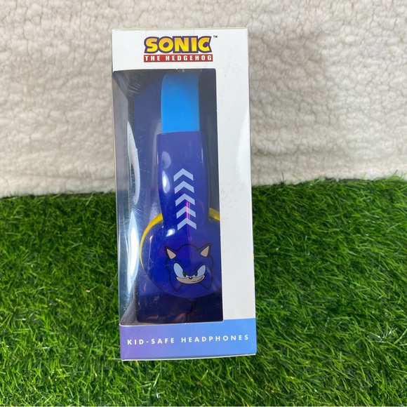 Sonic The Hedgehog Headphones With Volume Control for Ages 3 Up Blue and Yellow - Picture 6 of 8